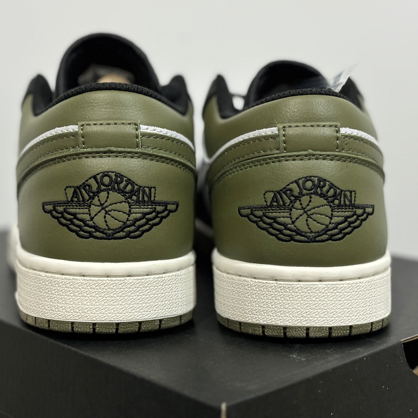 Jordan 1 Low Olive