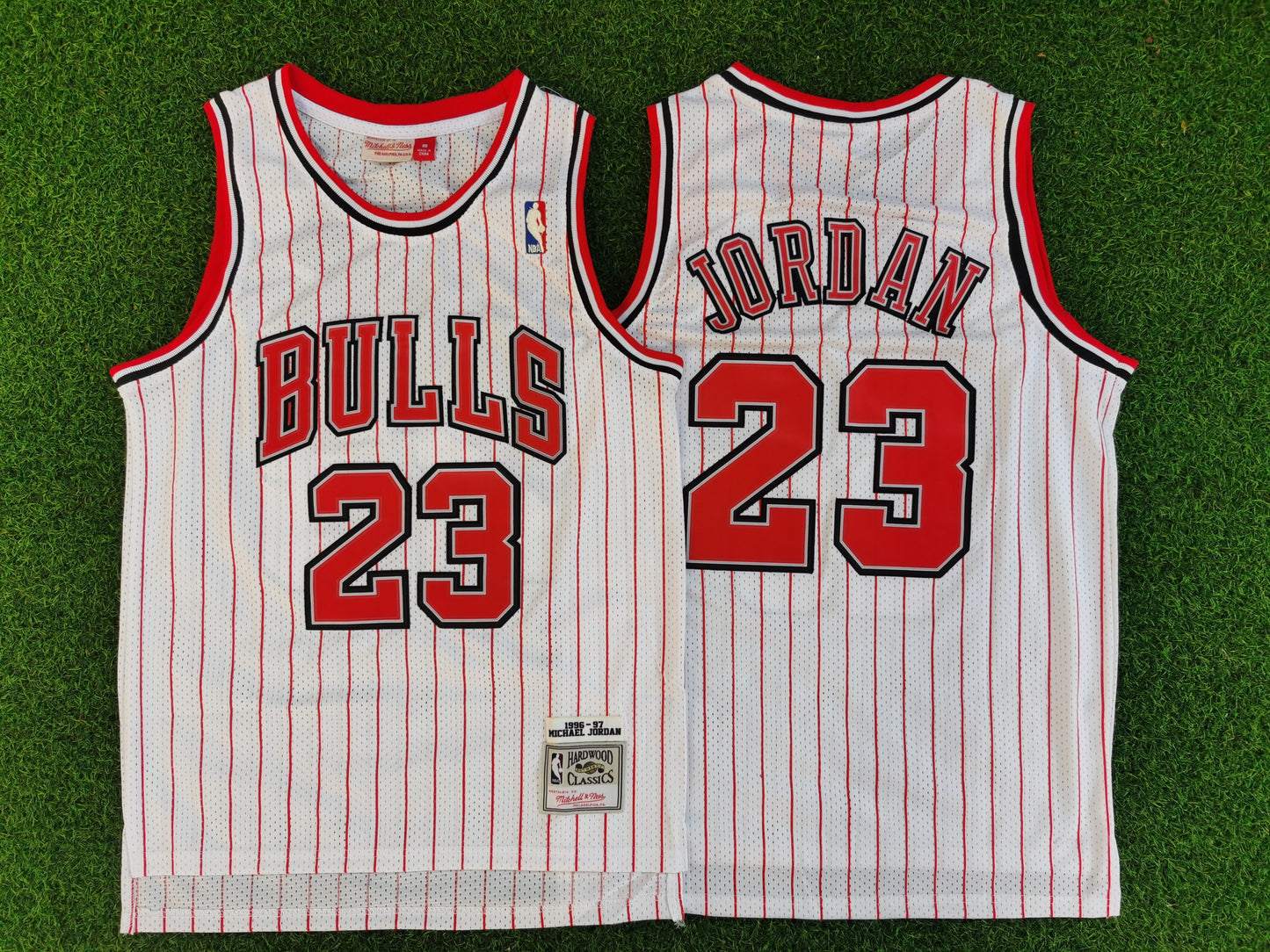 NBA Chicago Bulls Michael Jordan 1997 Retro (Home - White, Away - Black)