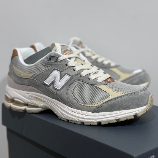 New Balance "2002R - Light Gray Casual"