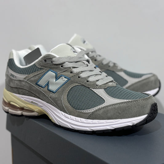 New Balance "2002R - Dark Green Casual"