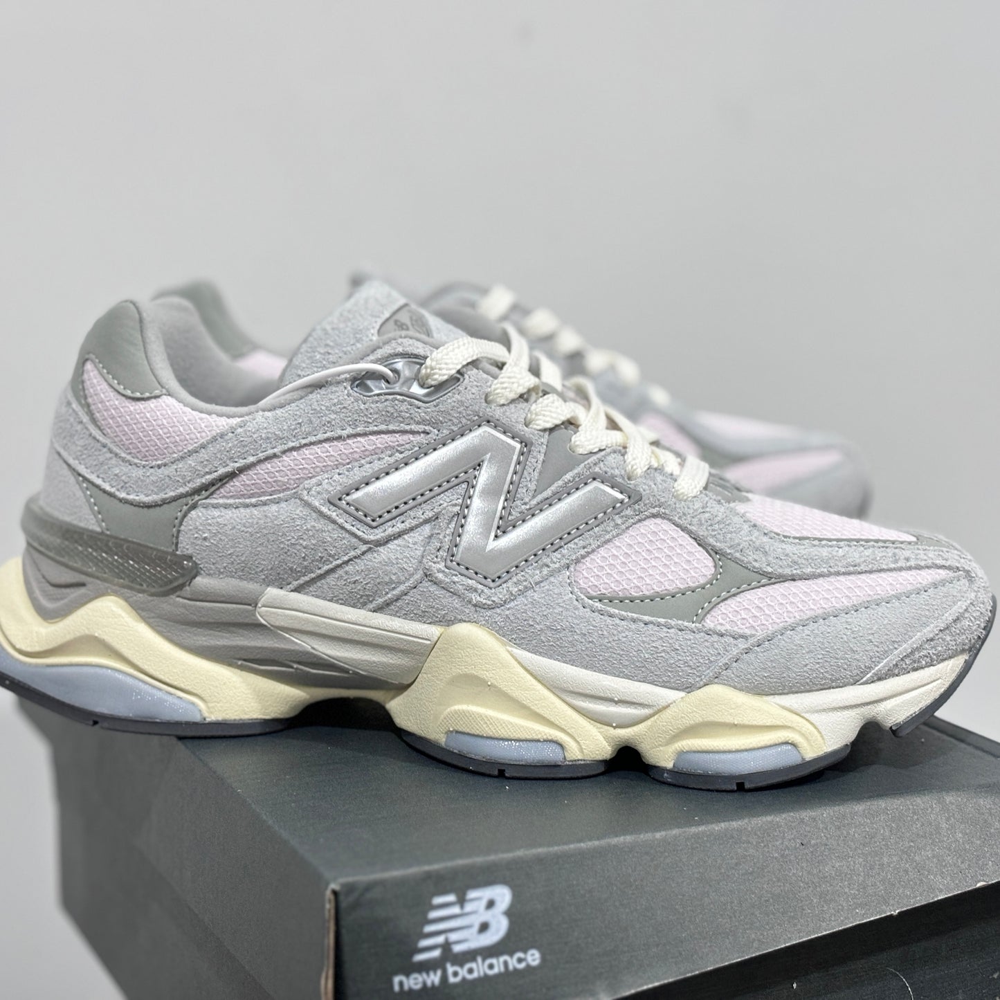 New Balance "9060 Chilled Gray & Pink"