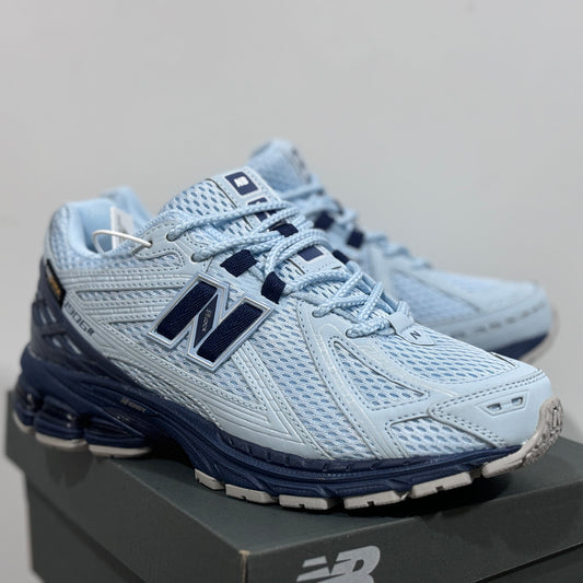 New Balance "1906 Sky Blue"