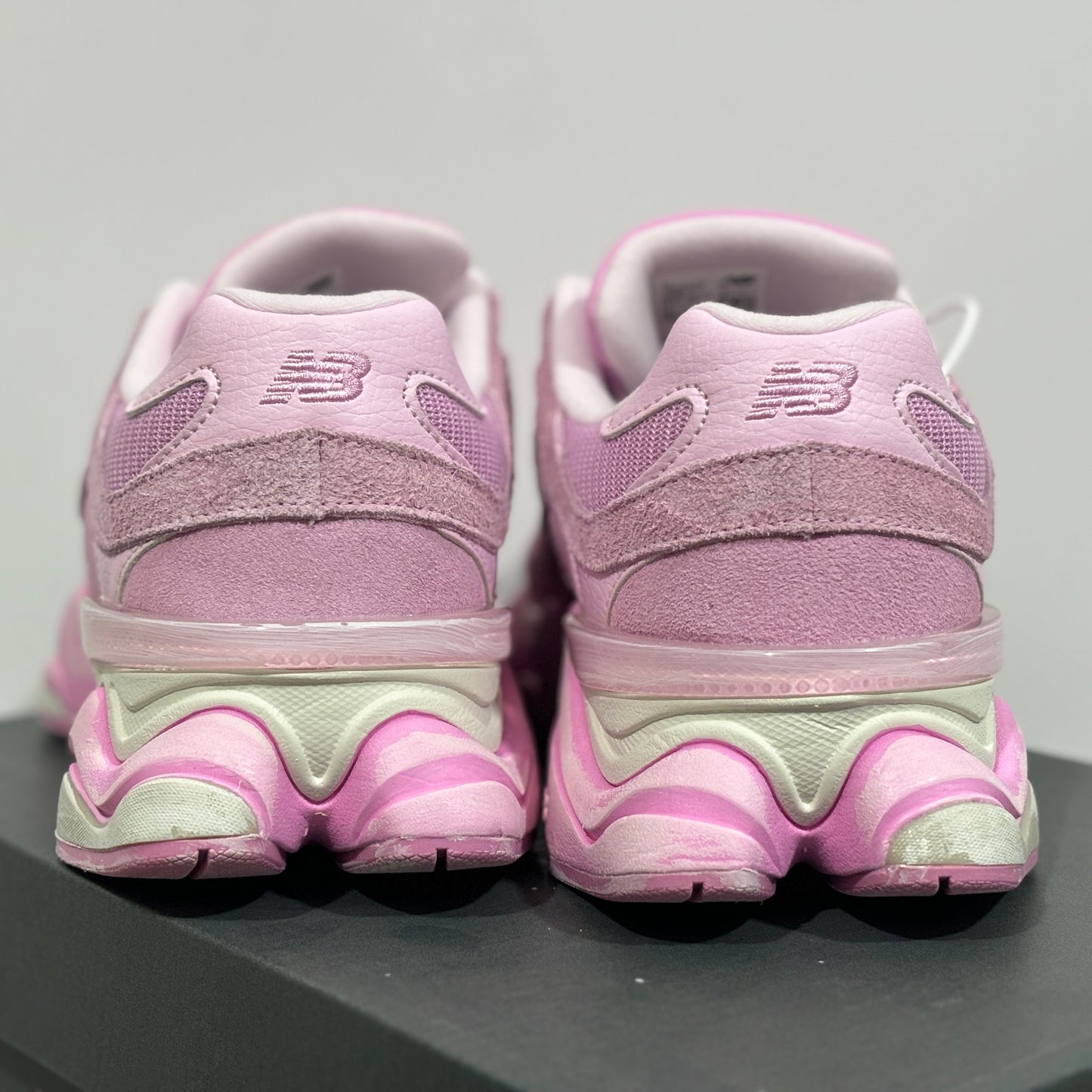 New Balance "9060 Old Pink"