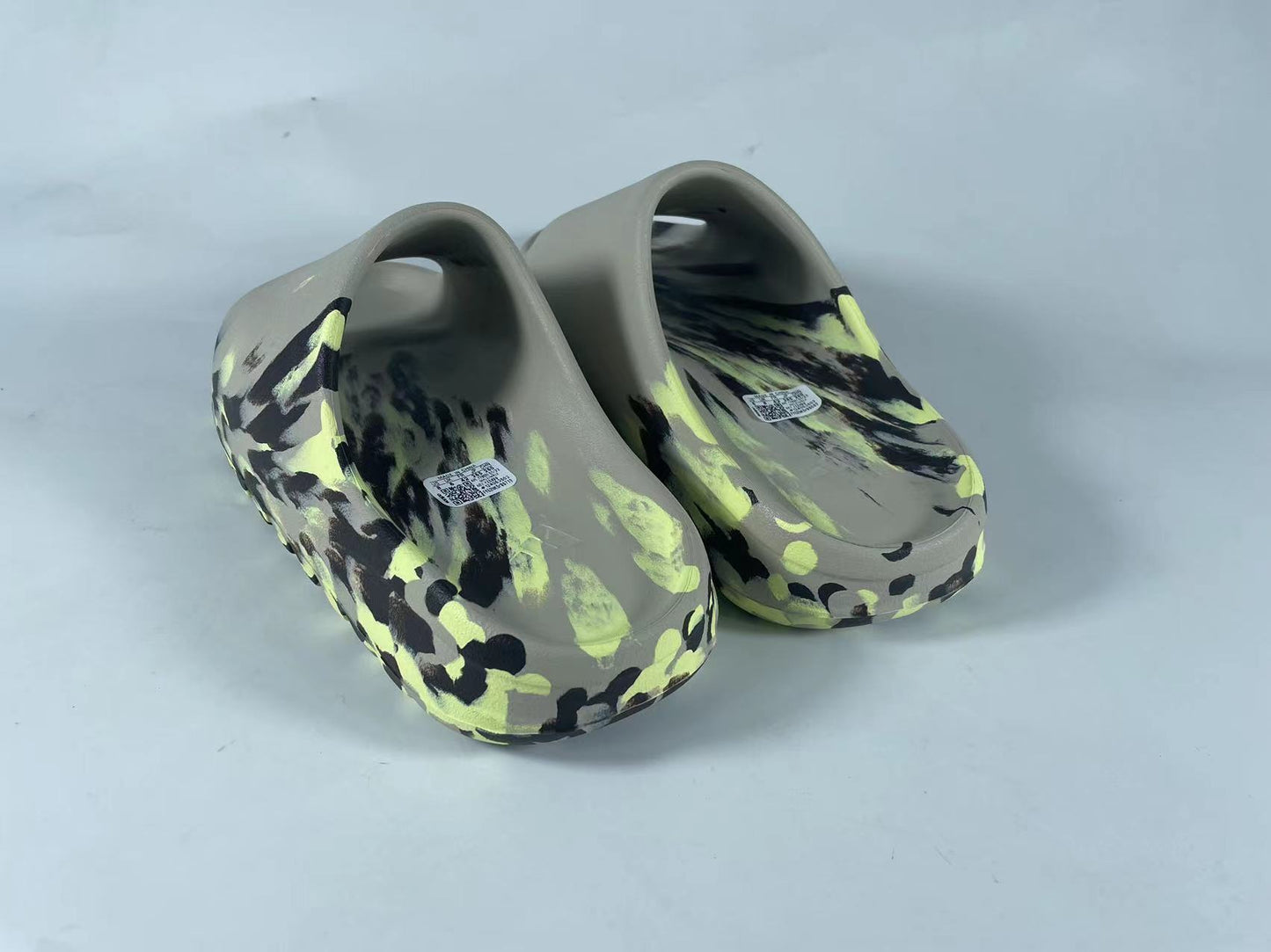 Yeezy Slide "Enflame Oil Painting Ink Yellow" (Unreleased & Very Limited)