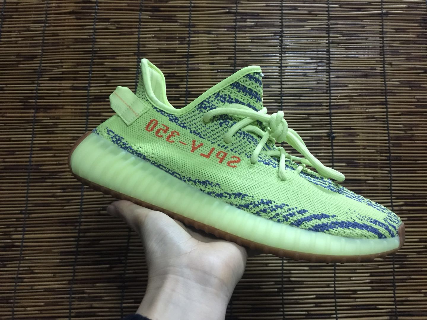 Yeezy 350 clearance v2 fluo