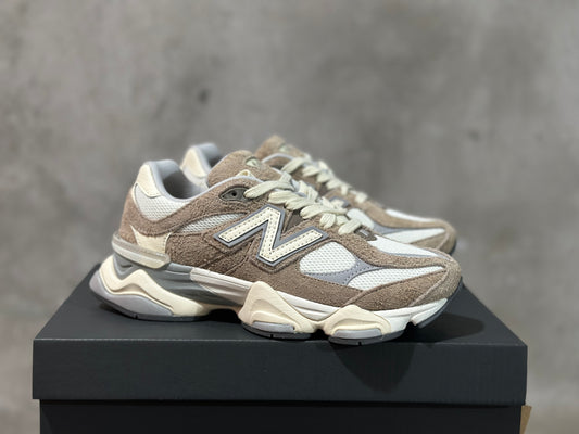 New Balance "9060 Beige Brown"