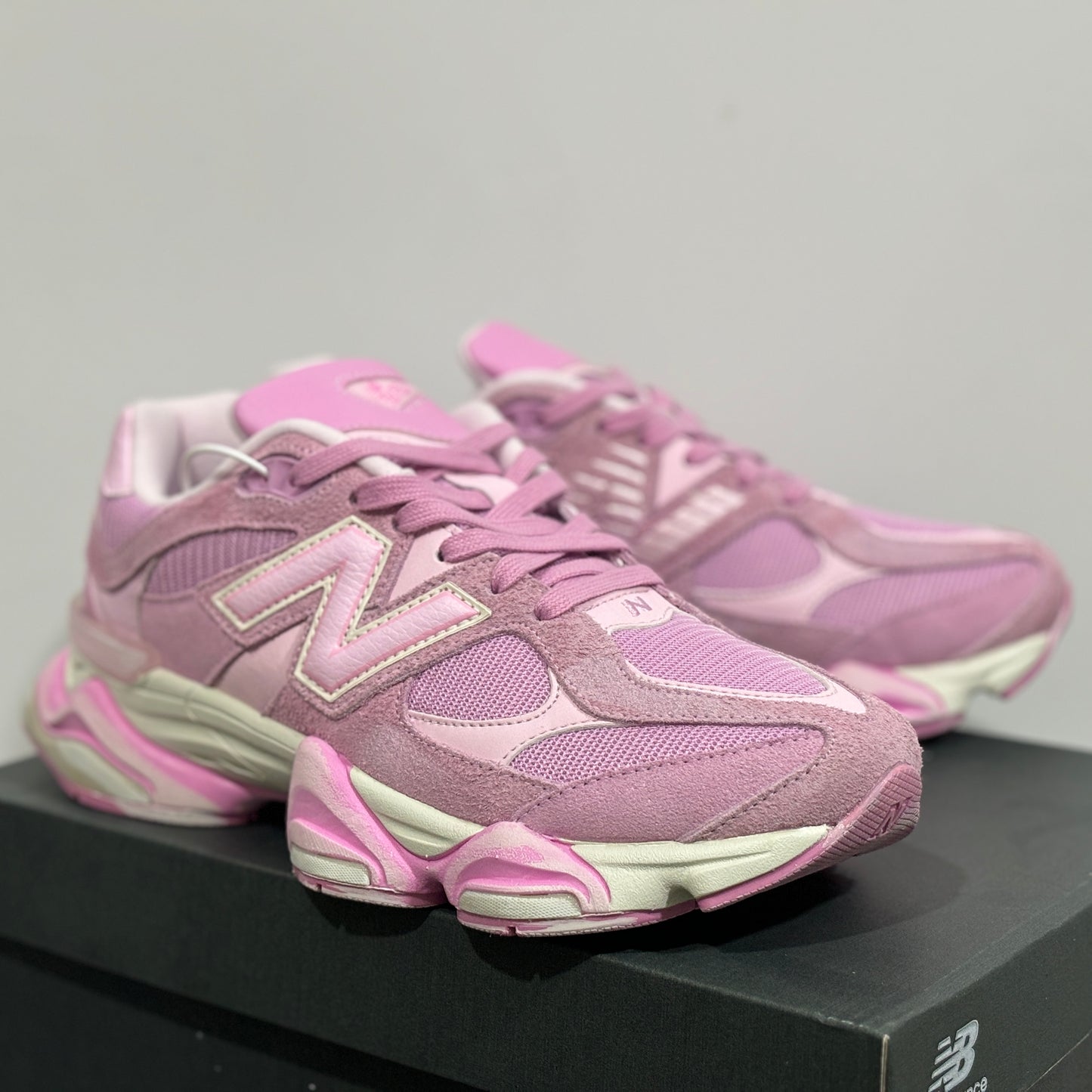 New Balance "9060 Old Pink"