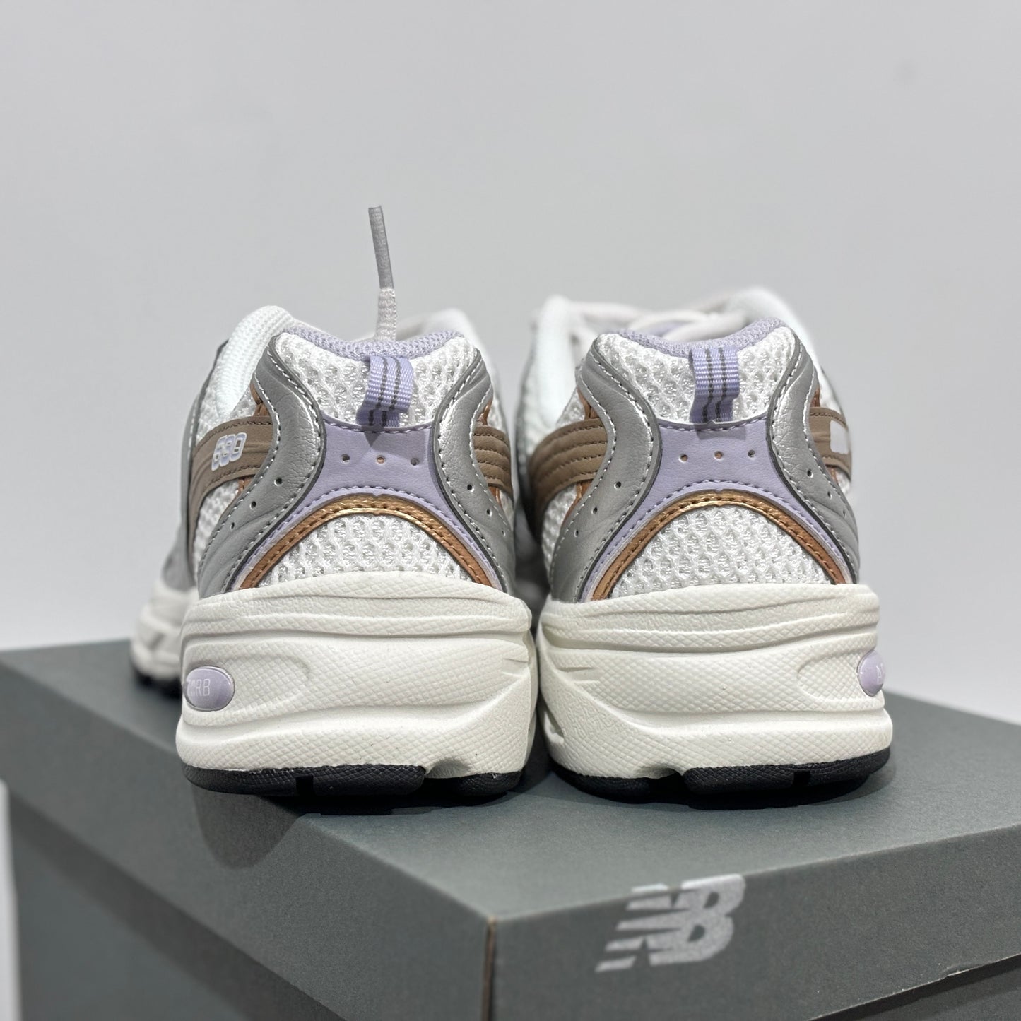 New Balance "530 Platinum"