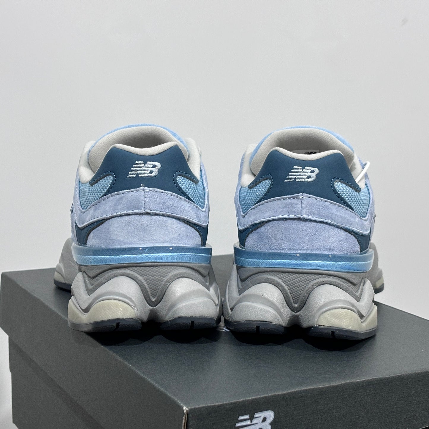 New Balance "9060 Sky Blue"