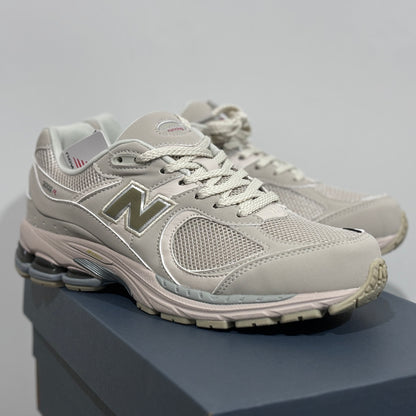 New Balance "2002R - Khaki Casual"