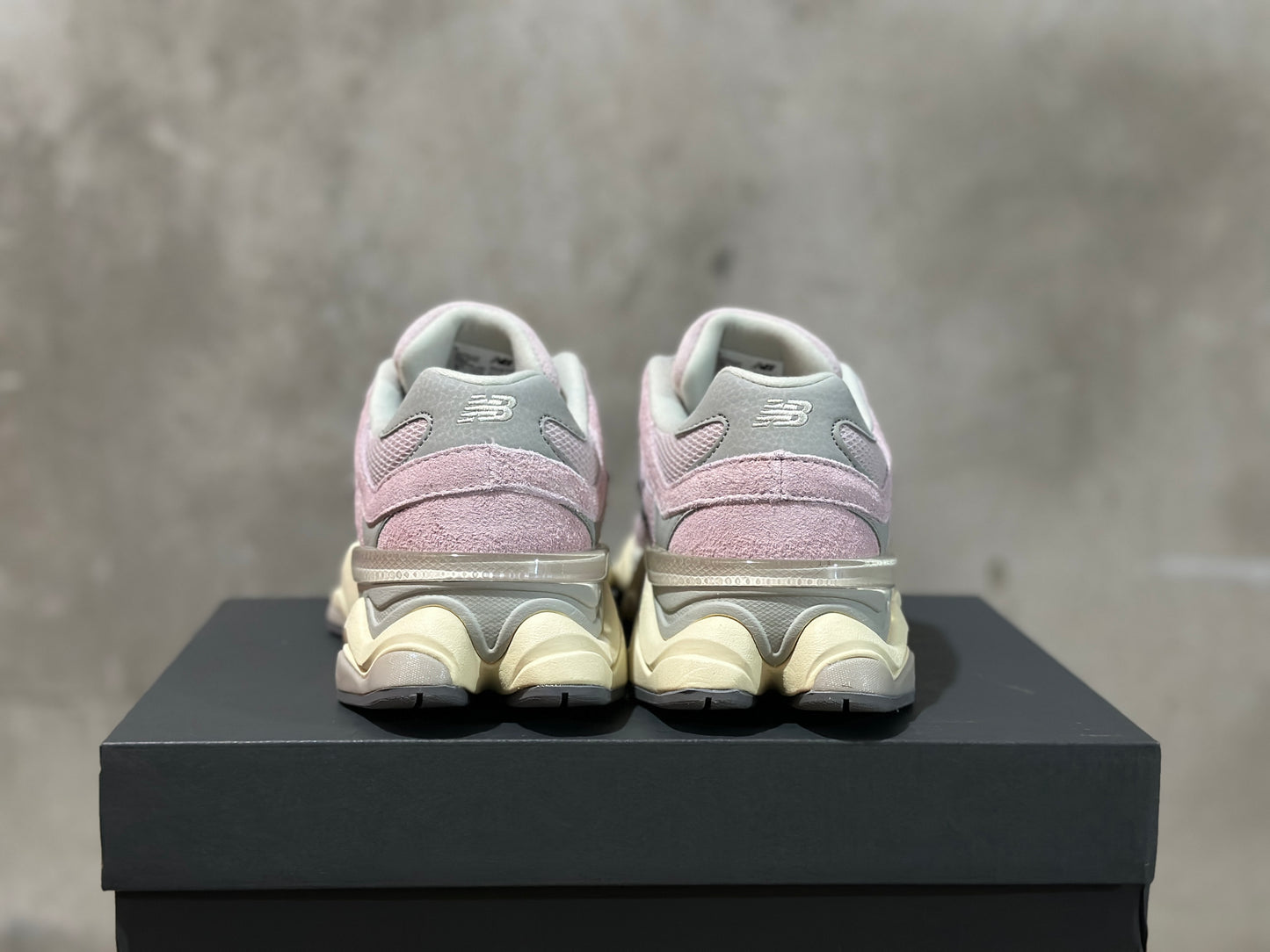 New Balance "9060 Gray Pink"