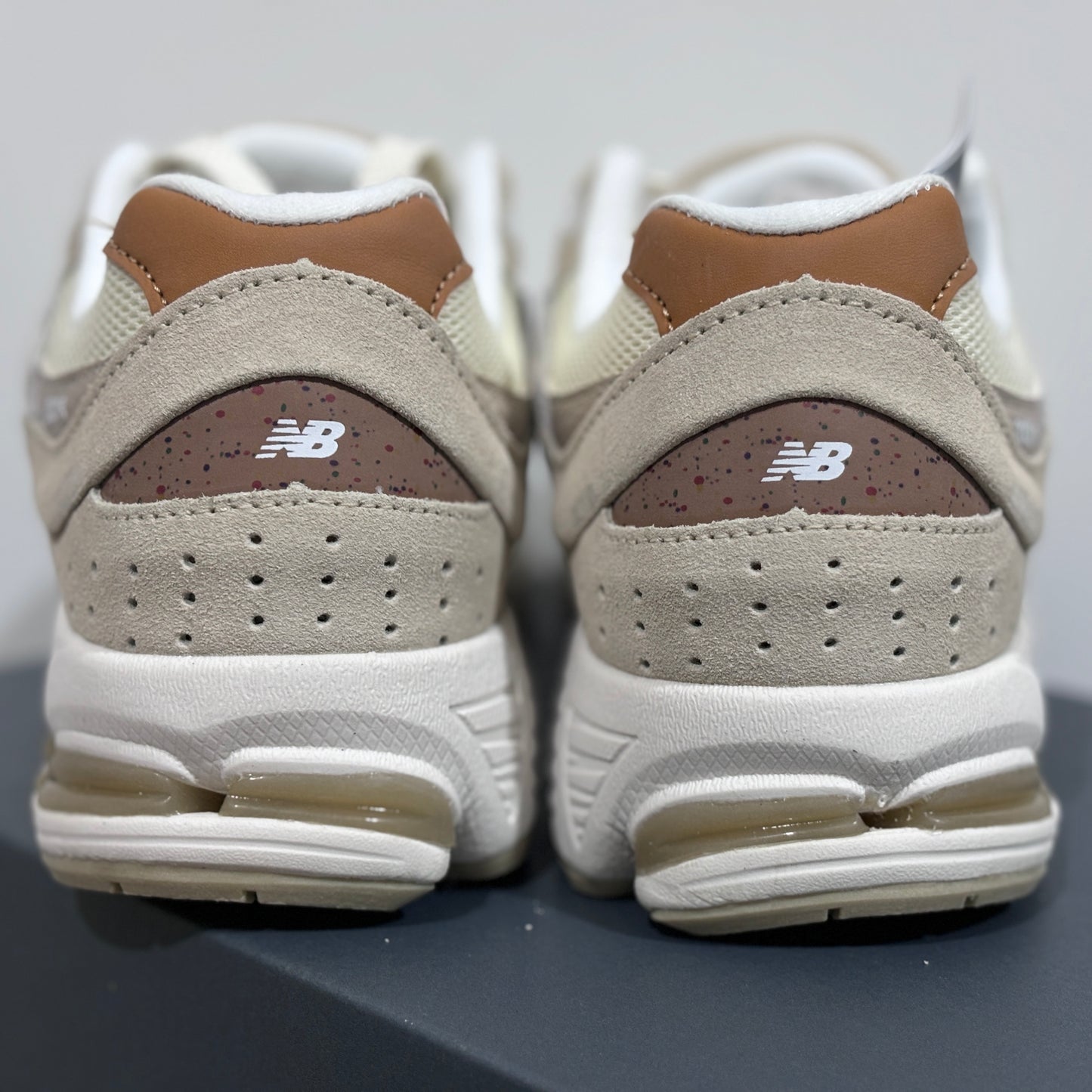 New Balance "2002R - Apricot"