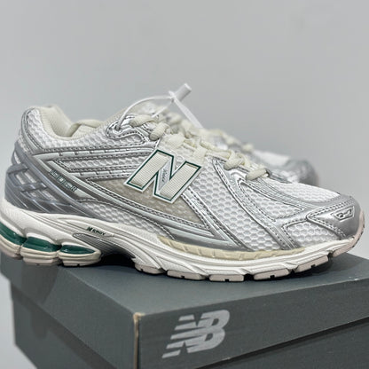 New Balance "1906 Silver Pure -Leisure "