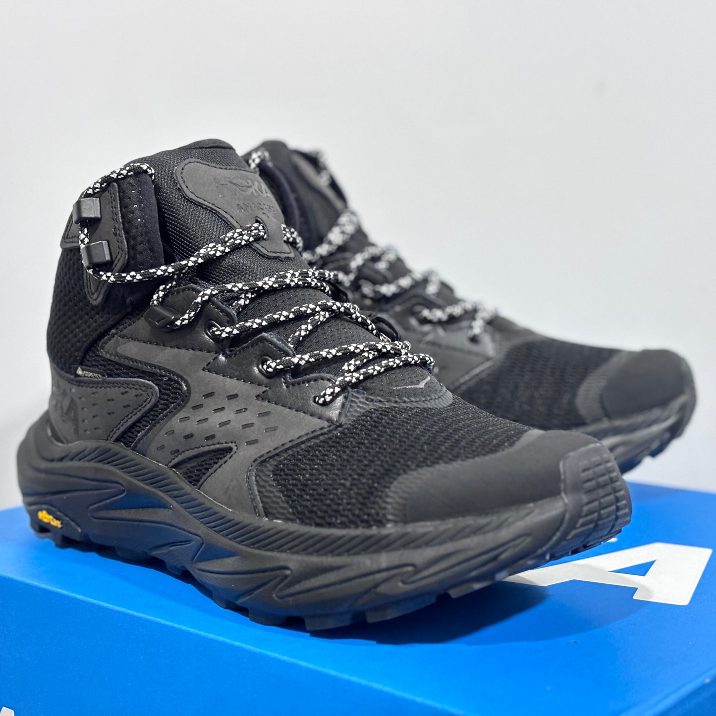 HOKA ONE ONE - High Top Anacapa 2 Mid GTX Black