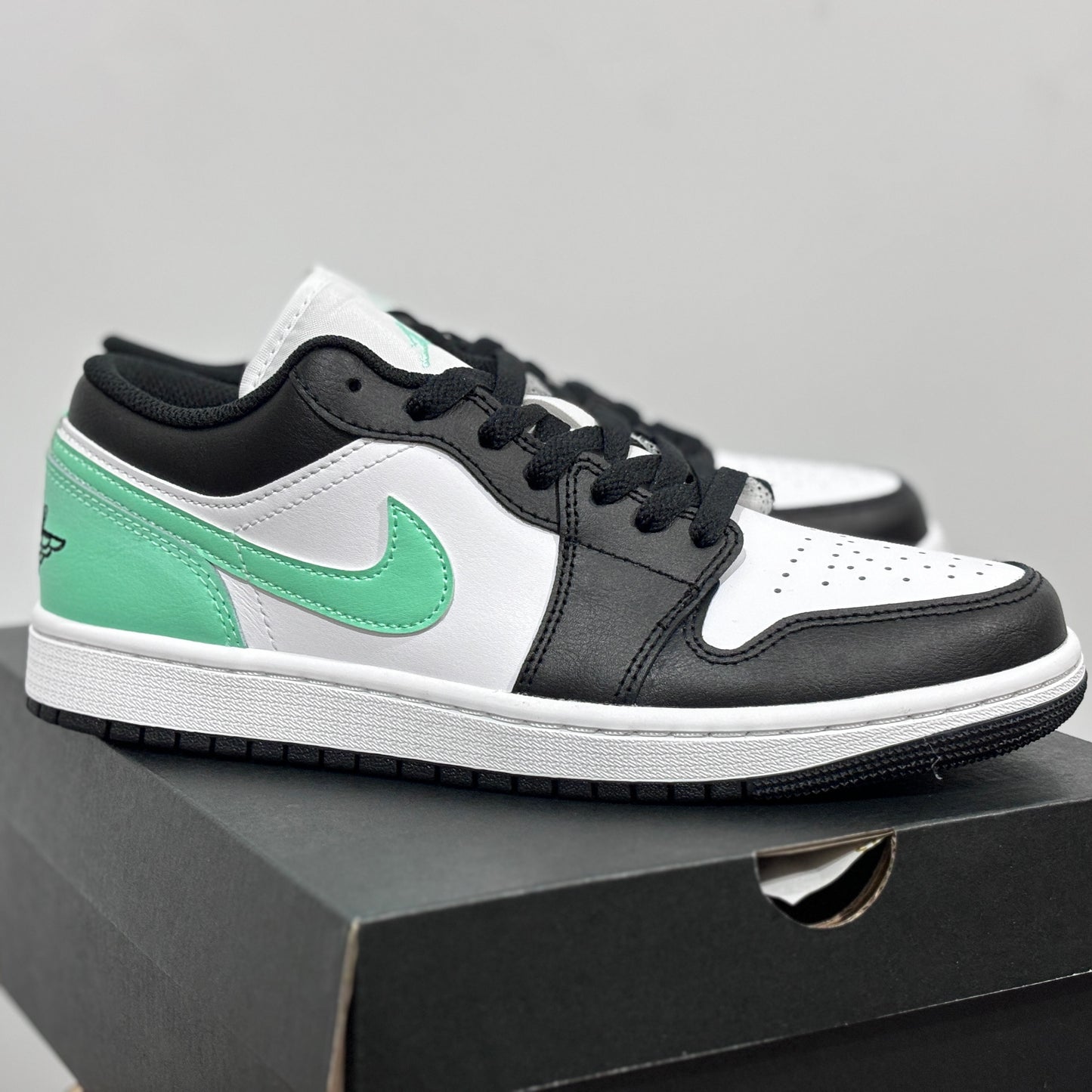 Jordan 1 Low Mint Green