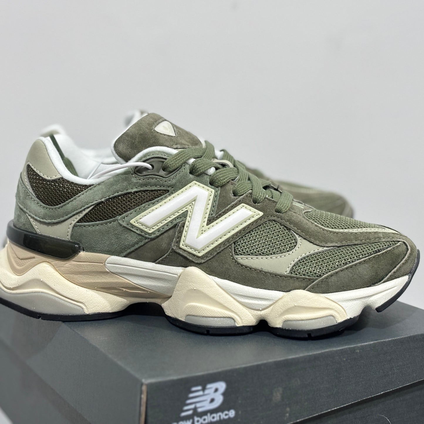 New Balance "9060 Army Green"