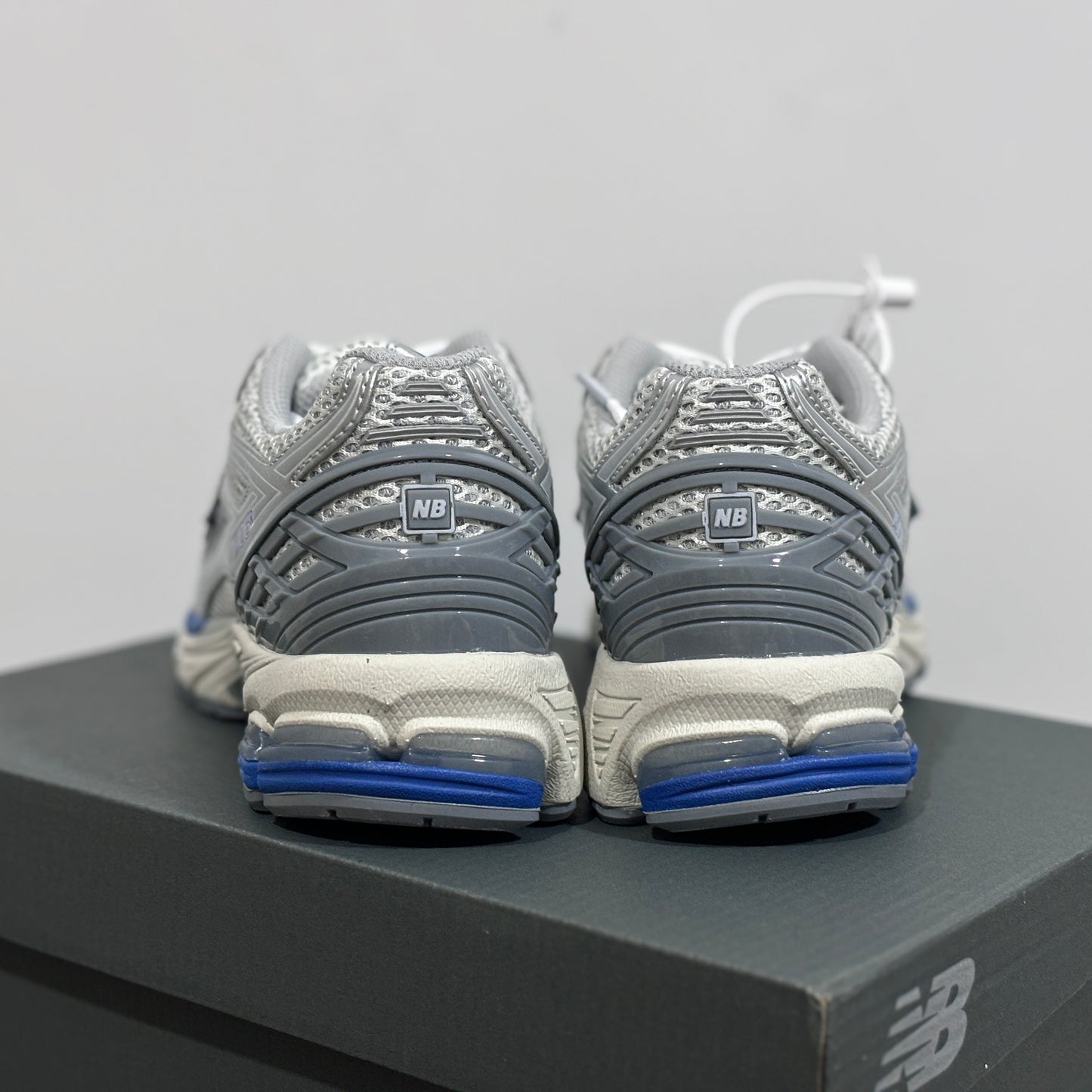 New Balance "1906 Silver & Blue"