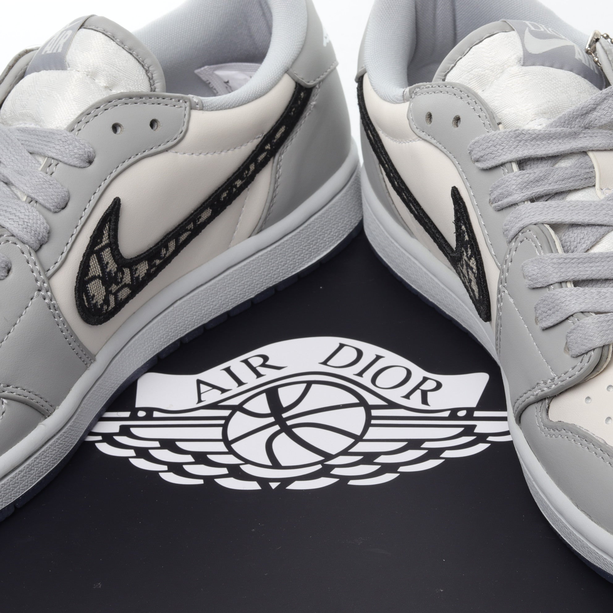 Air Jordan 1 Low Dior (LIMITED) – SneakPeak